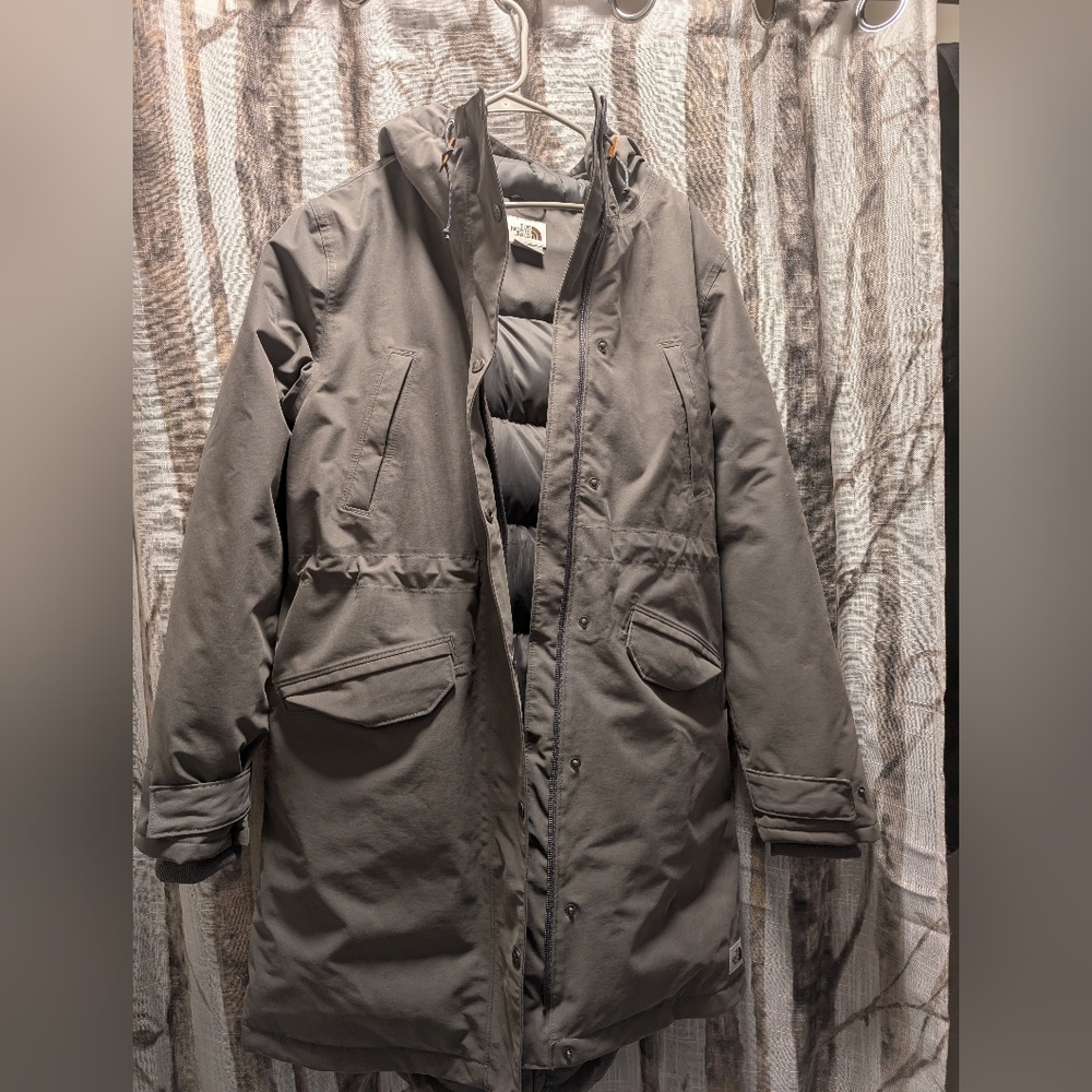 The North Face Women's Gray Puffer Jacket